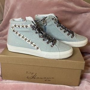Vintage Havana Hightop Star Studded Sneaker